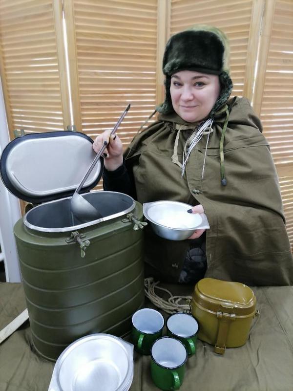 Официант Полевая кухня Официант Полевая кухня