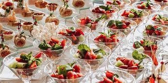 Легкий фуршет с горячими закусками на 8-10 персон